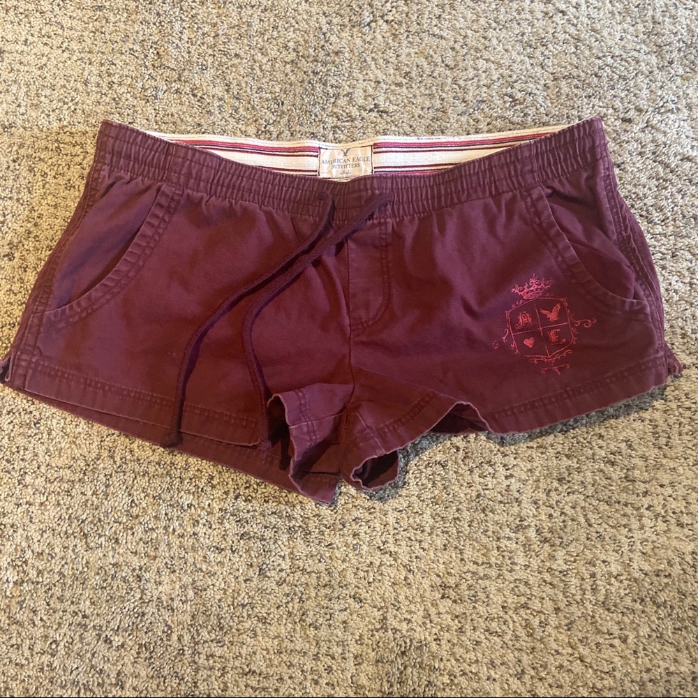 American Eagle Shortie Cargo Shorts Maroon Medium